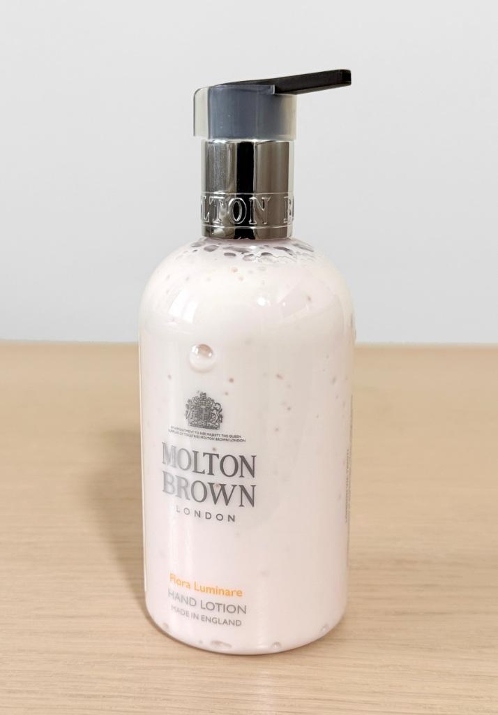 Molton Brown / Hand Lotion / Flora Luminare / 300 ml / NIEUW, Handtassen en Accessoires, Uiterlijk | Lichaamsverzorging, Nieuw