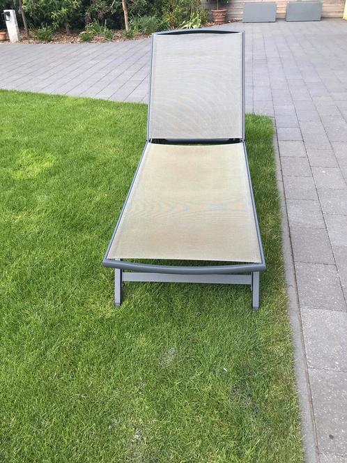 Ligbedden 2 stuks, Tuin en Terras, Ligbedden, Zo goed als nieuw, Aluminium, Verrijdbaar, Ophalen