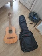 Guirare sèche et housse, Musique & Instruments, Guitare classique ou espagnole, Avec valise, Enlèvement, Utilisé