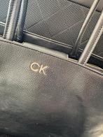 Sac à main noir Calvin Klein, Handtassen en Accessoires, Tassen | Damestassen, Ophalen, Gebruikt