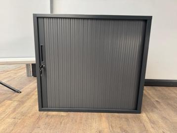 Metalen roldeurkast 70 x 80 antraciet beschikbaar voor biedingen