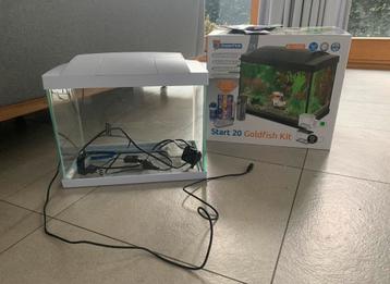 Superfish aquarium 16 liter beschikbaar voor biedingen