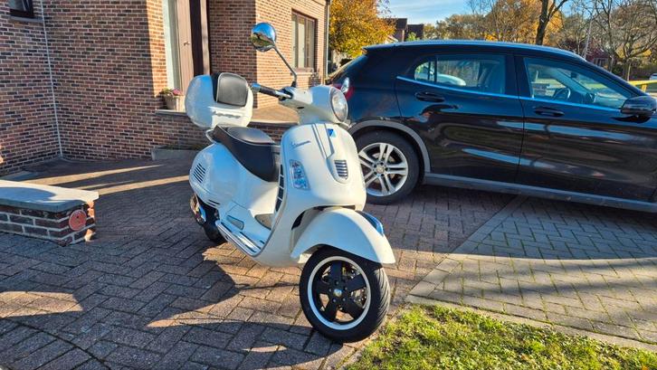 Vespa GTS 125 blanche — 2014 — avec étui, Vélos & Vélomoteurs, Scooters | Vespa, Utilisé, Autres modèles, Essence, Enlèvement