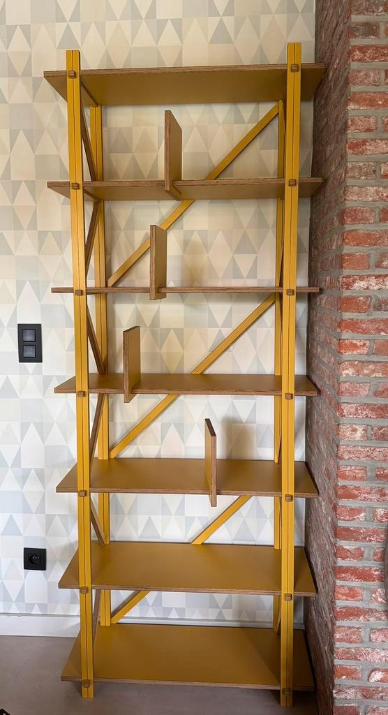 Boekenrek - Dutch Design KILO - geel, Huis en Inrichting, Kasten | Boekenkasten, Zo goed als nieuw, Met plank(en), Overige houtsoorten