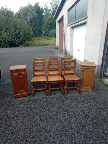 Chaise ancieienne et table de nuit  beschikbaar voor biedingen