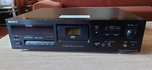 Sony DTC790 DAT Recorder voor onderdelen of reparatie., TV, Hi-fi & Vidéo, Decks cassettes, Sony, Envoi