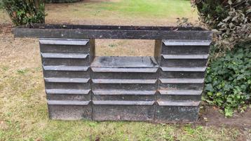 Metalen retro industriële kast met schuiven beschikbaar voor biedingen