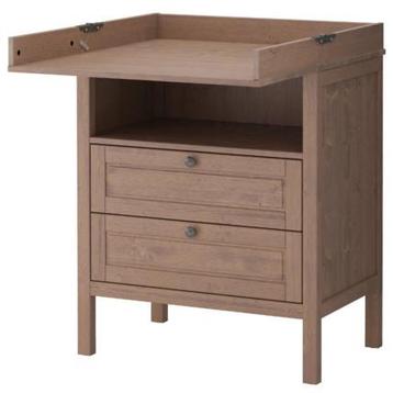 Table à langer beschikbaar voor biedingen