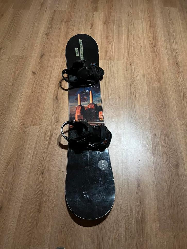 Snowboard burton + bindingen, Sport en Fitness, Snowboarden, Zo goed als nieuw, Bindingen, Ophalen