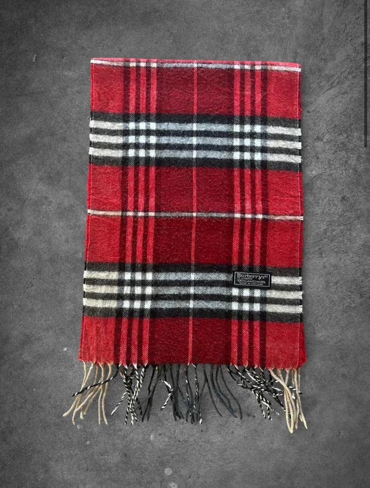Écharpe Burberry rouge, Vêtements | Hommes, Bonnets, Écharpes & Gants, Comme neuf, Écharpe, Taille 48/50 (M), Enlèvement ou Envoi