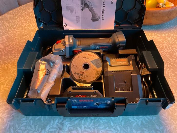 Bosch Professional GWS 18V-7 + oplader en 4.0Ah ProCore accu, Doe-het-zelf en Bouw, Gereedschap | Slijpmachines, Nieuw, Haakse handslijpmachine