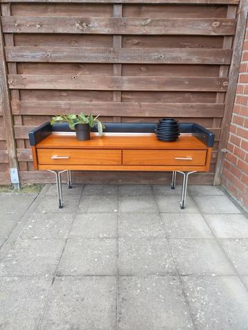 Vintage dressoir/dressoir  beschikbaar voor biedingen