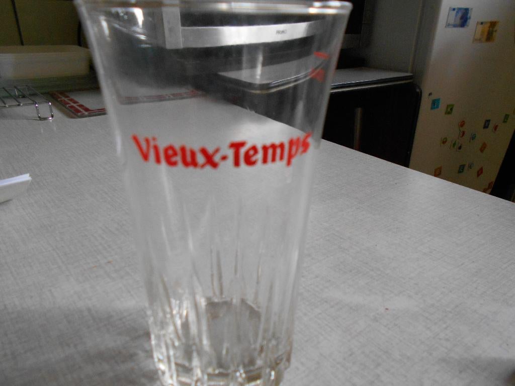 Ancien verre à vieux temps, Enlèvement
