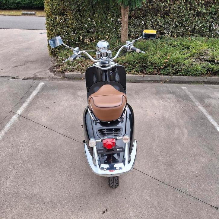 Guewer Retro Elektrische Scooter – Nieuwstaat + Nieuwe Accu, Fietsen en Brommers, Elektrische fietsen, Zo goed als nieuw, Ophalen of Verzenden