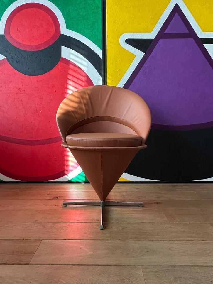 60S PANTON CONE CHAIR • PLUS LINJE, Huis en Inrichting, Stoelen, Gebruikt, Eén, Leer, Metaal, Bruin, Ophalen