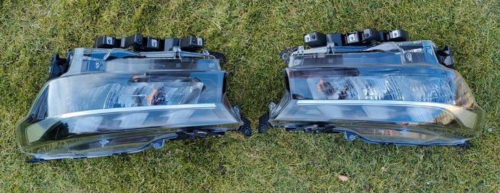 Suzuki S-cross L en R koplamp 3530063T00 LED 2022+ s cross, Auto-onderdelen, Verlichting, Suzuki, Nieuw, Ophalen