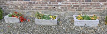 Hardstenen drinkbakken/troggen, plantenbakken. beschikbaar voor biedingen