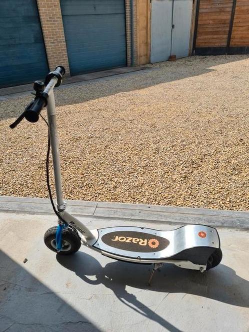 Elektrische step Razor E300, Fietsen en Brommers, Steps, Zo goed als nieuw, Ophalen