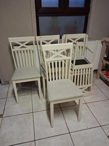 6 witte stoelen in cottage stijl, gestoffeerd beschikbaar voor biedingen