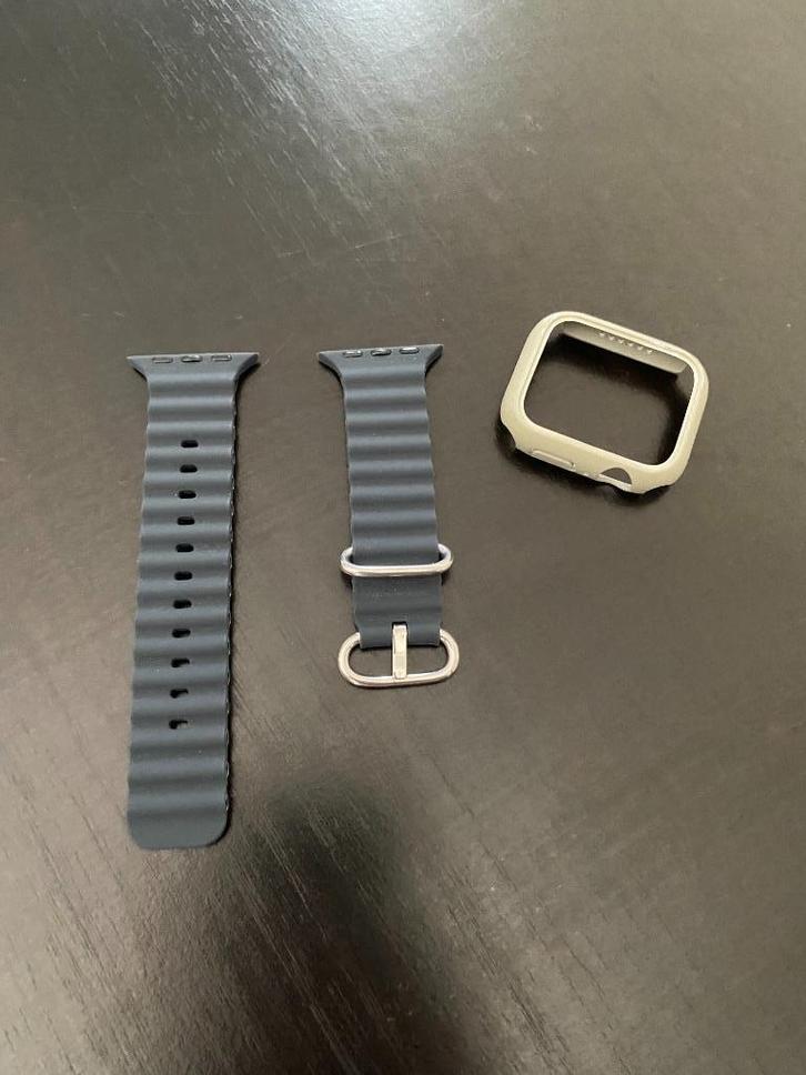 Apple Watch bandje + case, Handtassen en Accessoires, Smartwatches, Zo goed als nieuw, iOS, Blauw, Ophalen