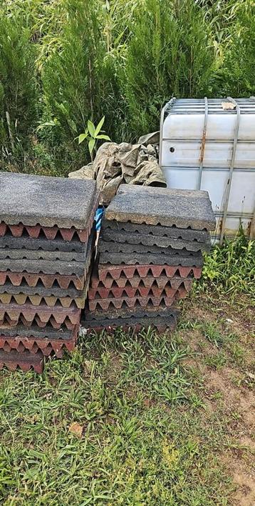 Rubberen tegels  beschikbaar voor biedingen