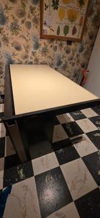 Bureel met kabelgoot 1m60 breed, 85cm diep, 75 hoog, Huis en Inrichting, Ophalen, Gebruikt, Bureau