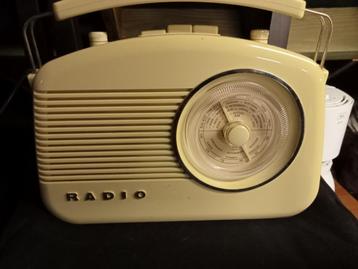 retro radio model  beschikbaar voor biedingen