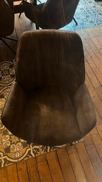 Luxe stoelen beschikbaar voor biedingen