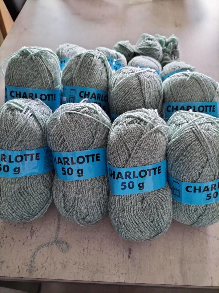 Bolletje wol Charlottes gemêleerd groen (13 ballen + rest).), Hobby en Vrije tijd, Breien en Haken, Ophalen of Verzenden