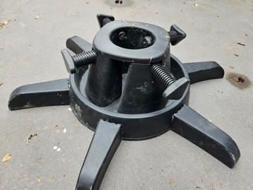 Kerstboom houder gratis beschikbaar voor biedingen