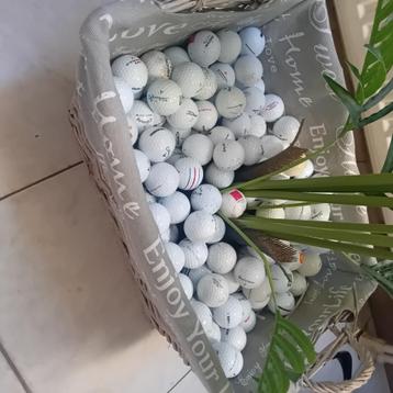 250 Golf ballen te koop beschikbaar voor biedingen