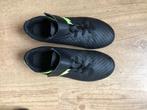 Voetbalschoenen maat 33, Sport en Fitness, Voetbal, Ophalen, Zo goed als nieuw, Schoenen