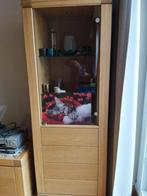 Kwaliteitsvolle houten vitrinekast met sfeerverlichting., Huis en Inrichting, Kasten | Vitrinekasten, Ophalen, Bergamo, Eikenhout