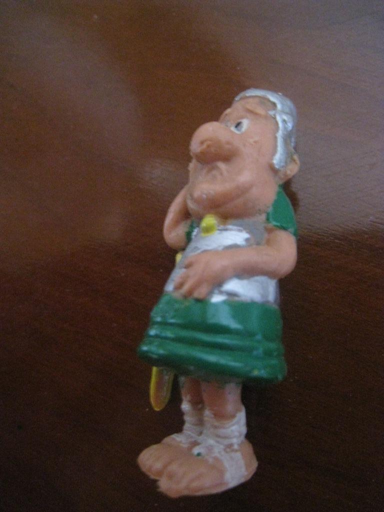 ASTERIX uderzo  figurine  BD année 60, Collections, Personnages de BD, Utilisé, Statue ou Figurine, Astérix et Obélix, Enlèvement ou Envoi