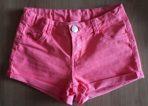 Roze short, merk C&A here there, maat 158, zeer goede staat., Enfants & Bébés, Vêtements enfant | Taille 158, Utilisé, Fille, Pantalon