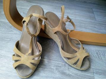 Sandalen met sleehak Pier One mt 39