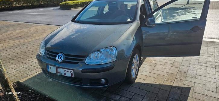 Golf 5 1.6 fsi 6-versnellingsbak zeer zeldzaam, Auto's, Volkswagen, Particulier, Golf, ABS, Achteruitrijcamera, Airbags, Airconditioning