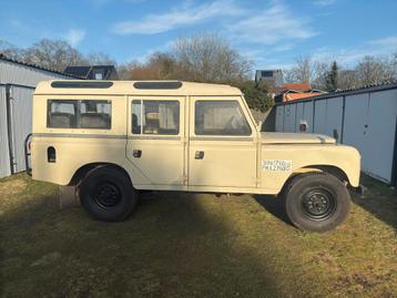Land rover 109 series 3, Auto's, Zwart, 4 cilinders, Beige, 9 zetels