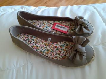 Chaussures neuves femme (plusieurs photos) beschikbaar voor biedingen