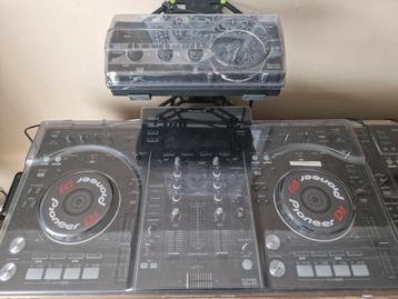 Pioneer XDJ RX avec Rmx 1000  disponible aux enchères