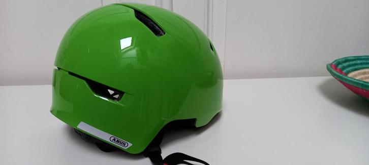 ABUS fietshelm voor kinderen — Veiligheid en comfort, Fietsen en Brommers, Fietsaccessoires | Fietshelmen, Zo goed als nieuw, Jongen of Meisje