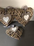 3 houten hartjes, Ophalen of Verzenden
