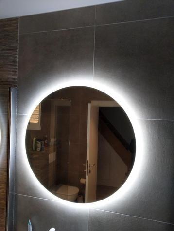 Moderne ronde spiegel 80 cm met LED verlichting
