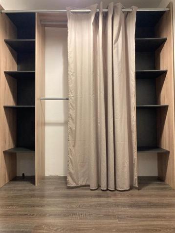 Dressingkast beschikbaar voor biedingen