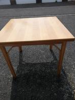Leuke eettafel 90cm x 90cm opengeklapt 180cm x 90cm, Huis en Inrichting, Ophalen