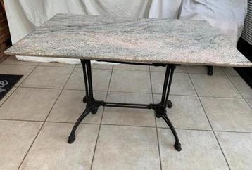 TABLE MARBRE ROSE beschikbaar voor biedingen