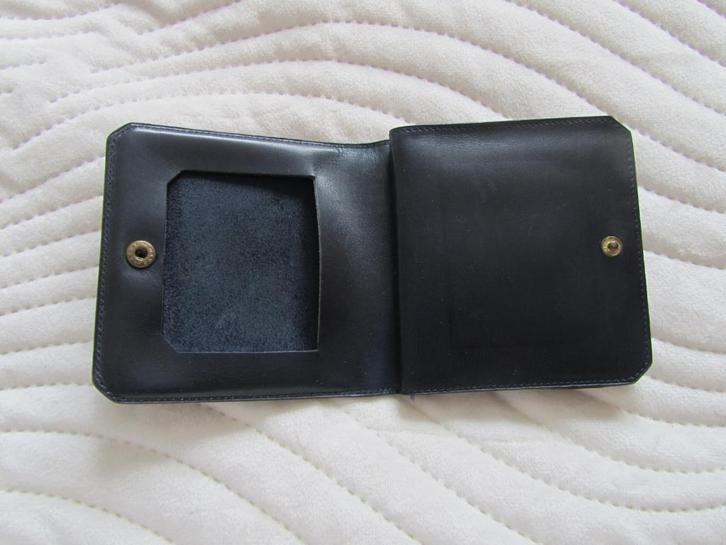 DELVAUX Marineblauwe portemonnee met logo, Handtassen en Accessoires, Tassen | Damestassen, Blauw, Verzenden