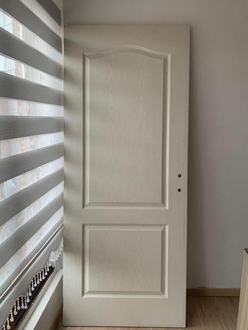 Decoratsie deur beschikbaar voor biedingen