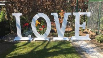 Grote letters Love en Mr&Mrs te huur  beschikbaar voor biedingen