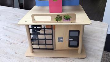 Houten poppenhuis draagbaar. beschikbaar voor biedingen